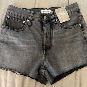 Madewell grey denim shorts 25 new